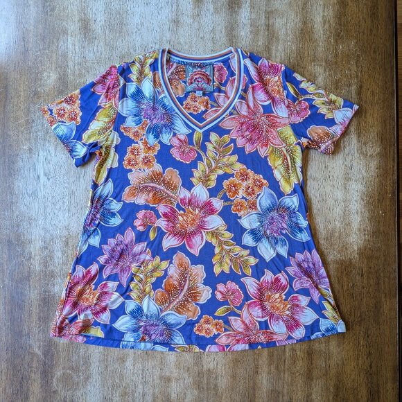 Johnny Was Janie Favorite Short Sleeve V‑Neck Swing Tee Leilah, Size Small - Picture 3 of 9